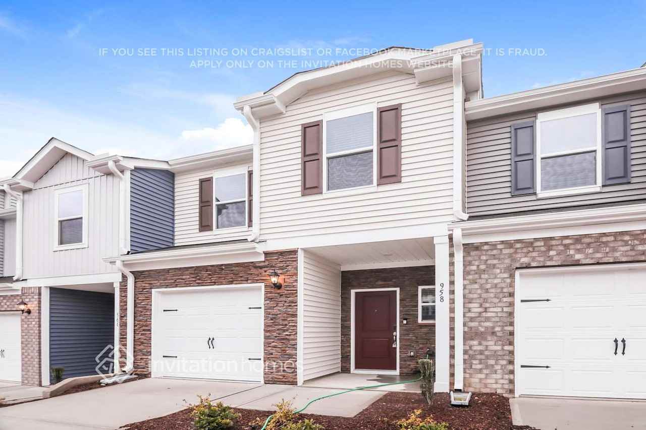 958 Greenville Way - Photo 4 of 19
