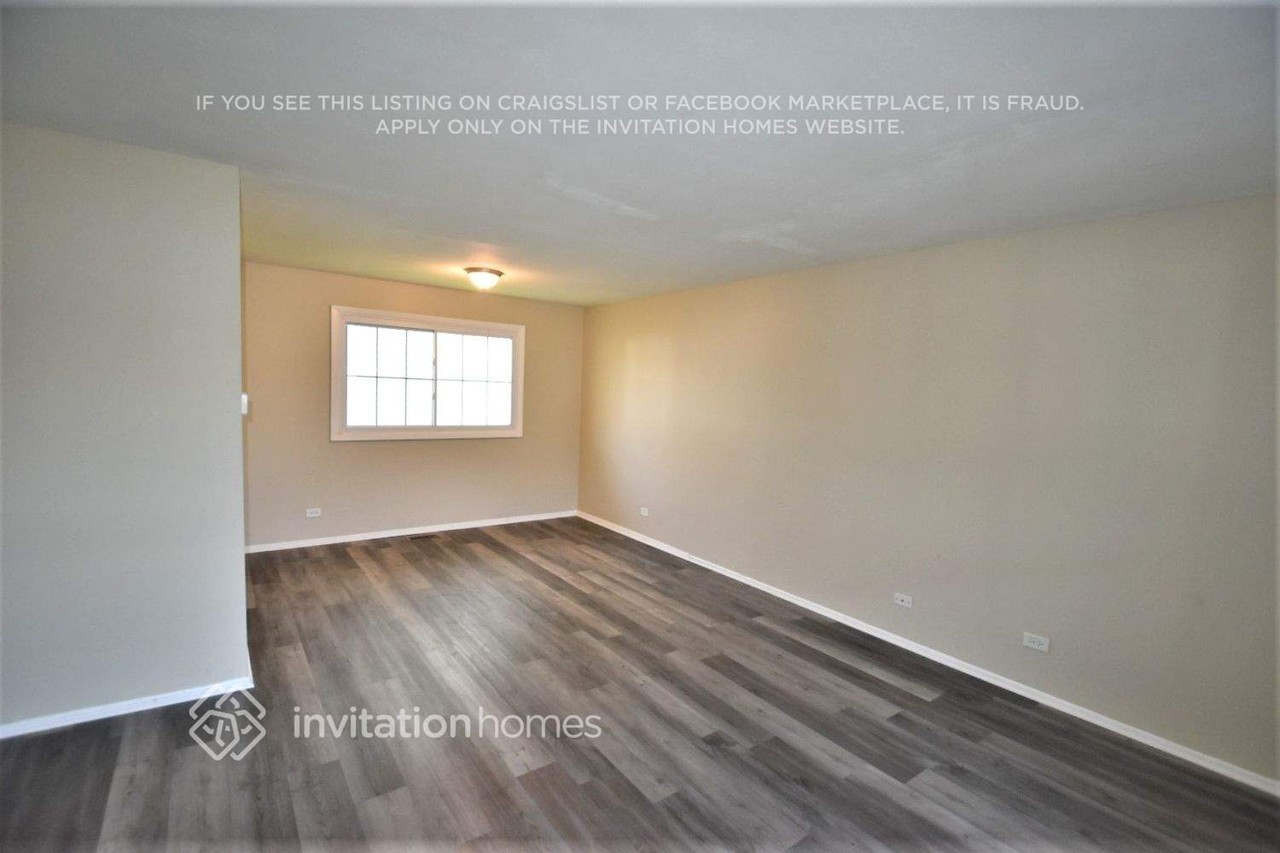 1053 S Finley Rd - Photo 3 of 16