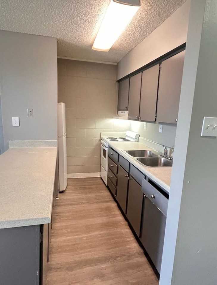 Fleur - Photo 7 of 45