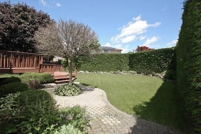 269 Athabasca Street - Photo 3 of 6