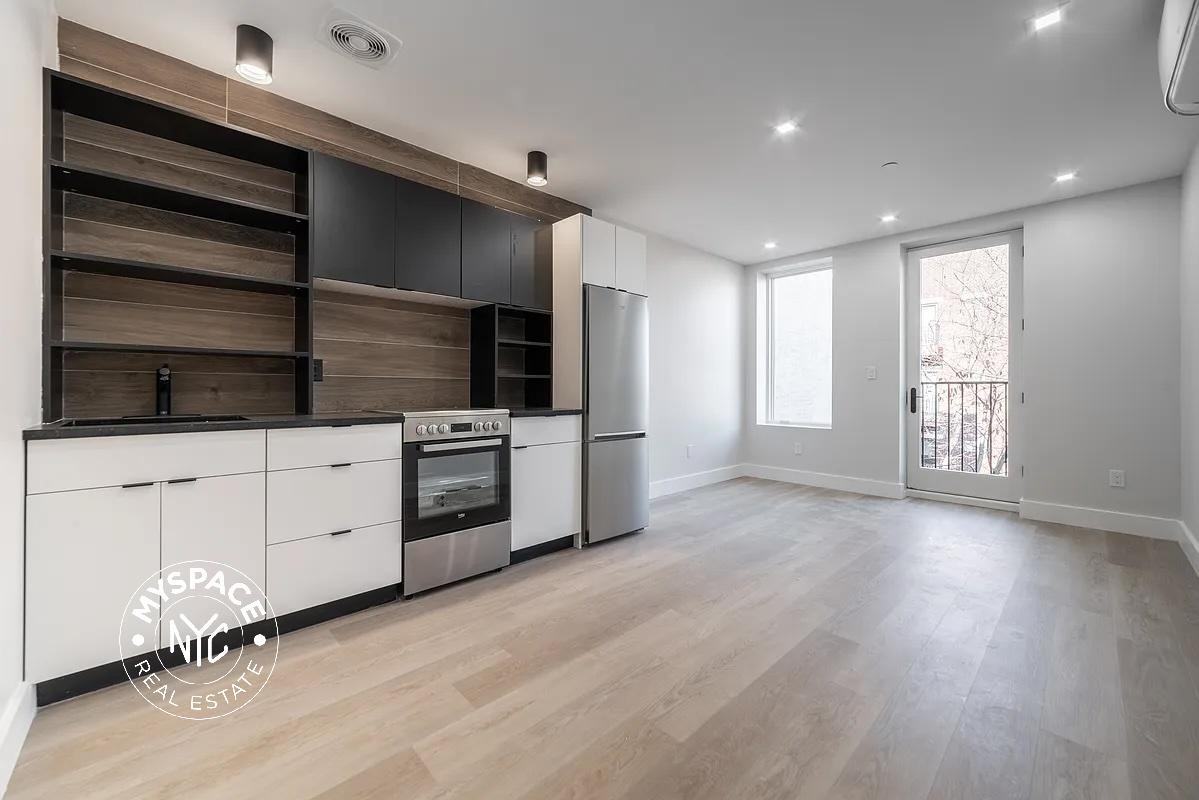 727 Dekalb Ave #4B