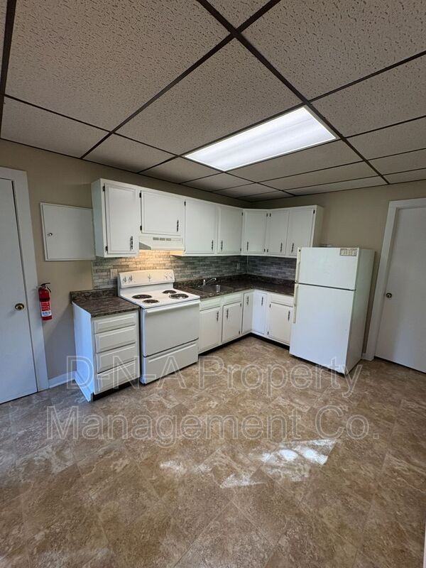 102 Cabanna Ln #101 - Photo 2 of 5