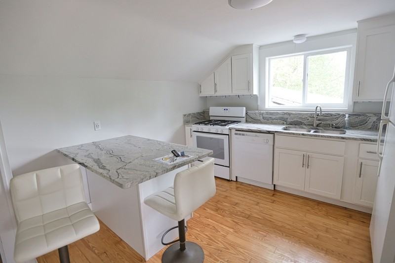 1009 1/2 Colfax Ave - Photo 2 of 8