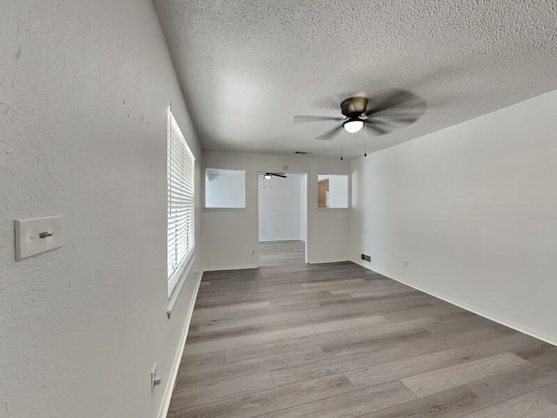 3925 Rusty Dell St - Photo 4 of 15