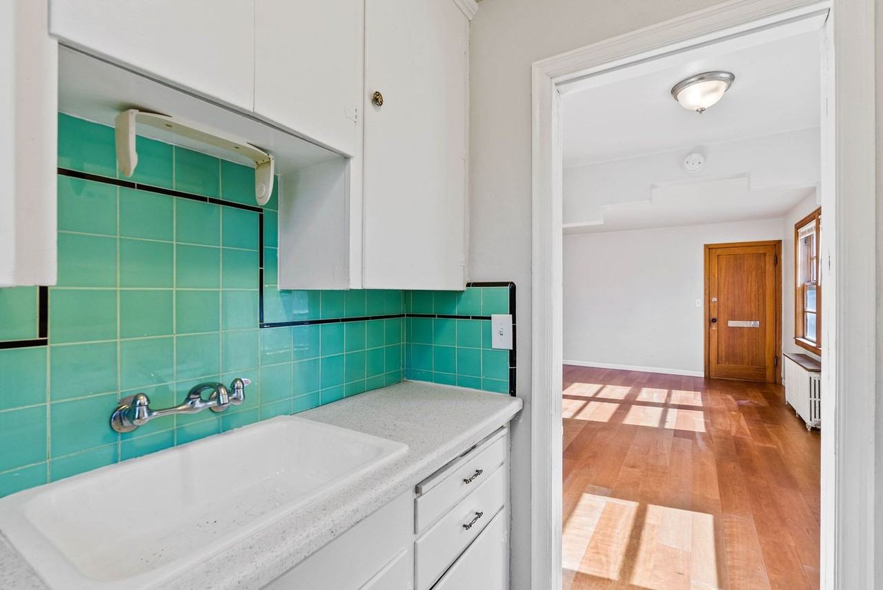 The Wilshire - Photo 4 of 9