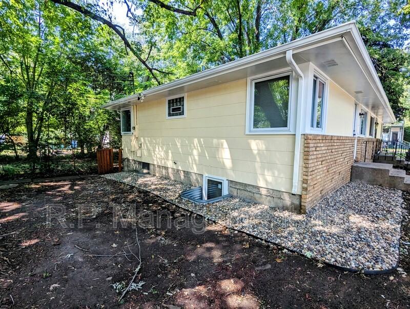 2502 Talmage Ave Se - Photo 2 of 23