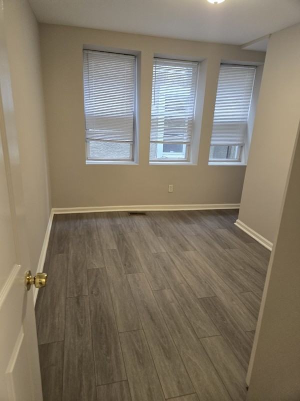 1018 S 52nd St - Photo 4 of 13