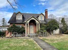 featured image of 89 Vermont Ave #3