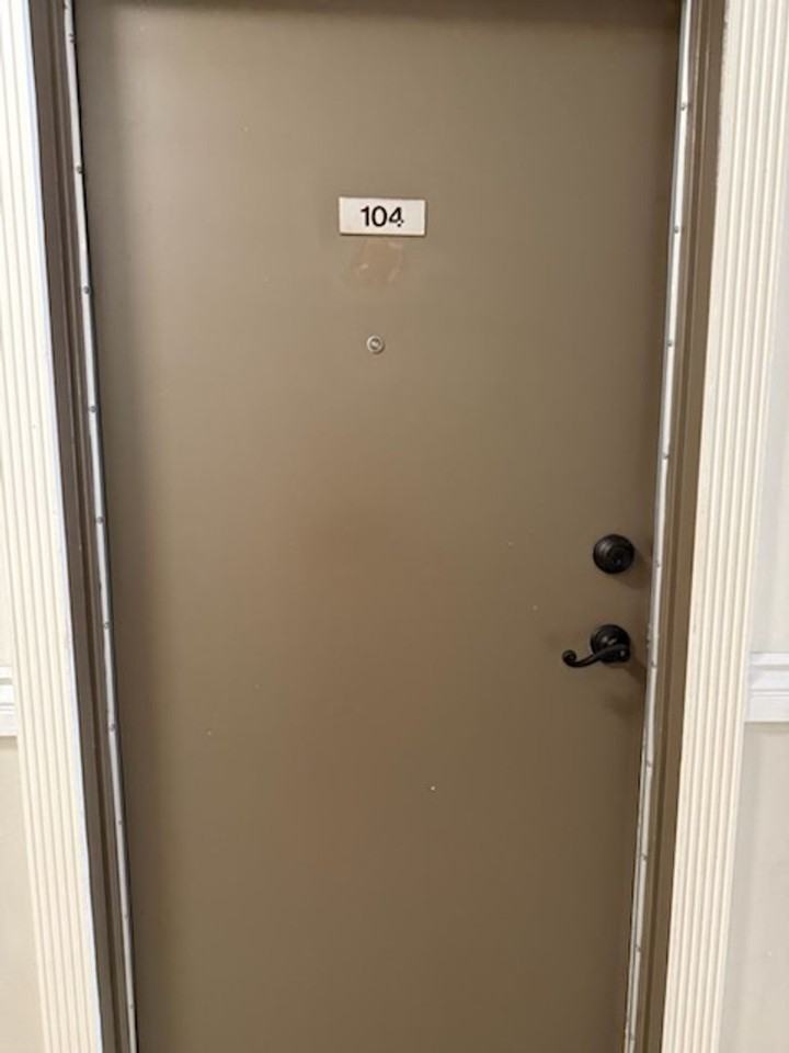 Schrader Apartments, LLC - Photo 6 of 33