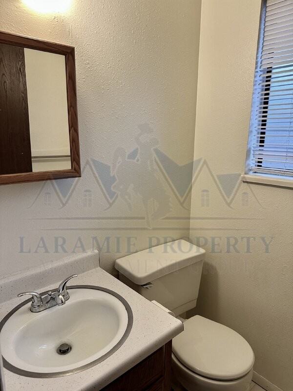 714 Downey St #7 - Photo 4 of 13