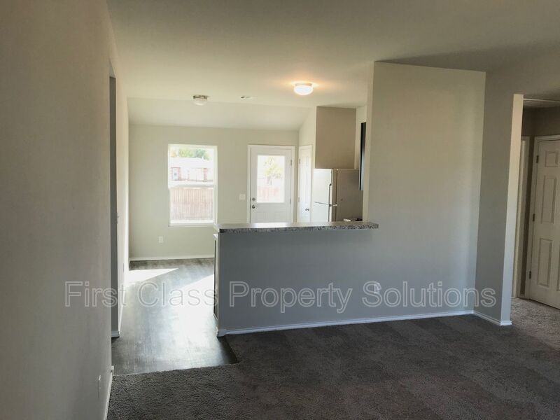 1716 W Antler Way - Photo 2 of 29