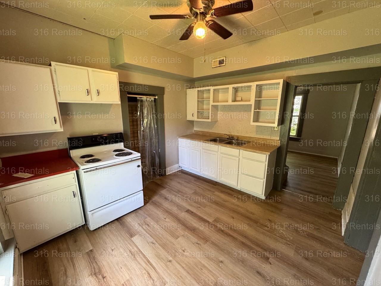 1016 E Broadway St - Photo 3 of 10