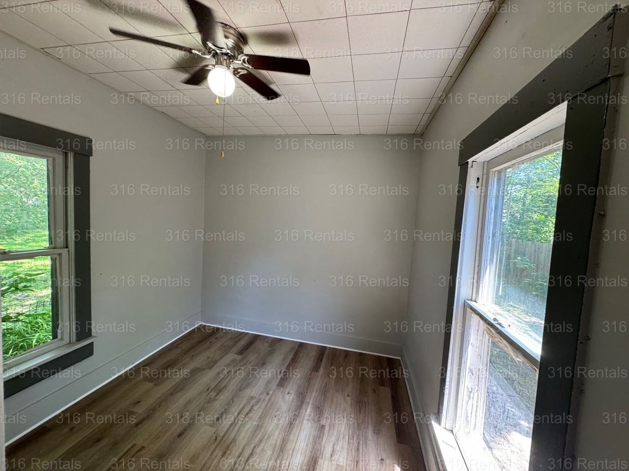 1016 E Broadway St - Photo 5 of 10