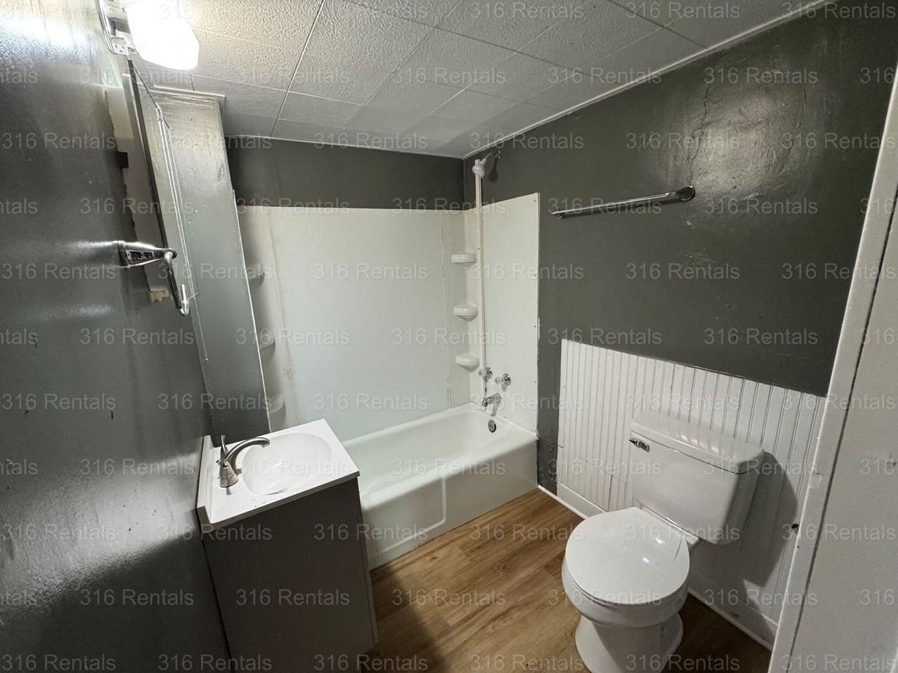 1016 E Broadway St - Photo 6 of 10