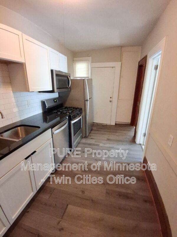 3151 Aldrich Ave S #4 - Photo 4 of 25