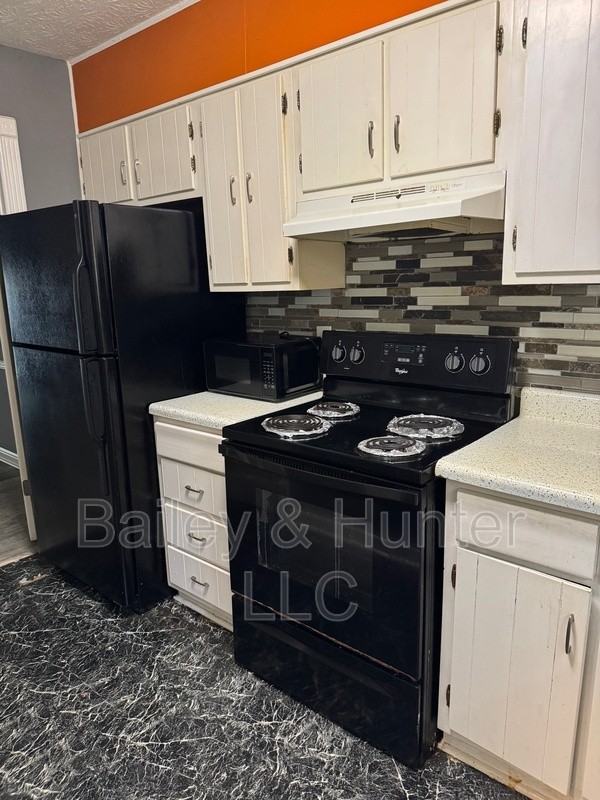 1327 Woodstone Trce - Photo 3 of 11