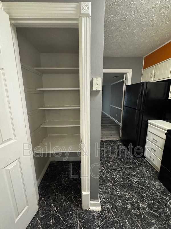 1327 Woodstone Trce - Photo 4 of 11