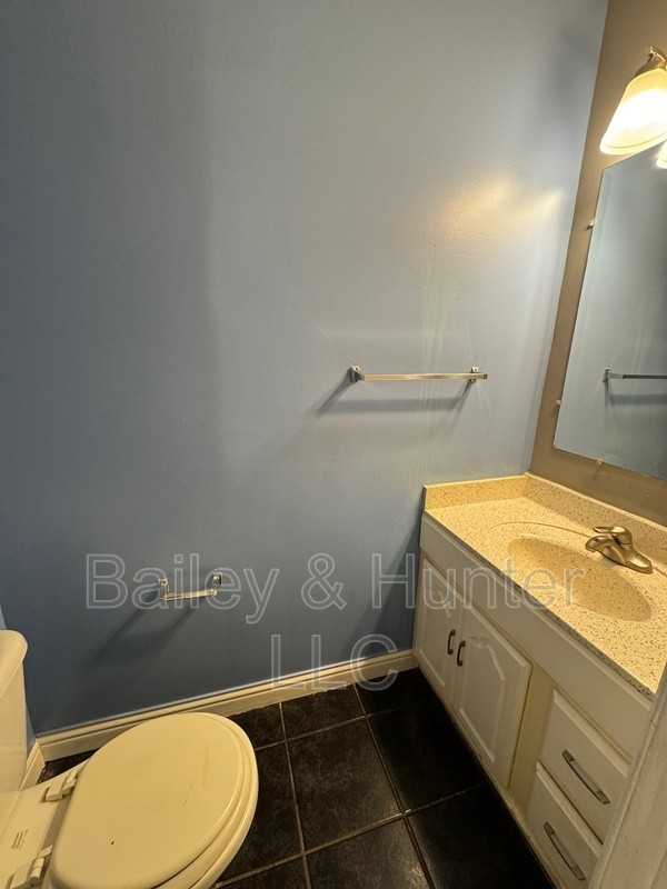 1327 Woodstone Trce - Photo 6 of 11