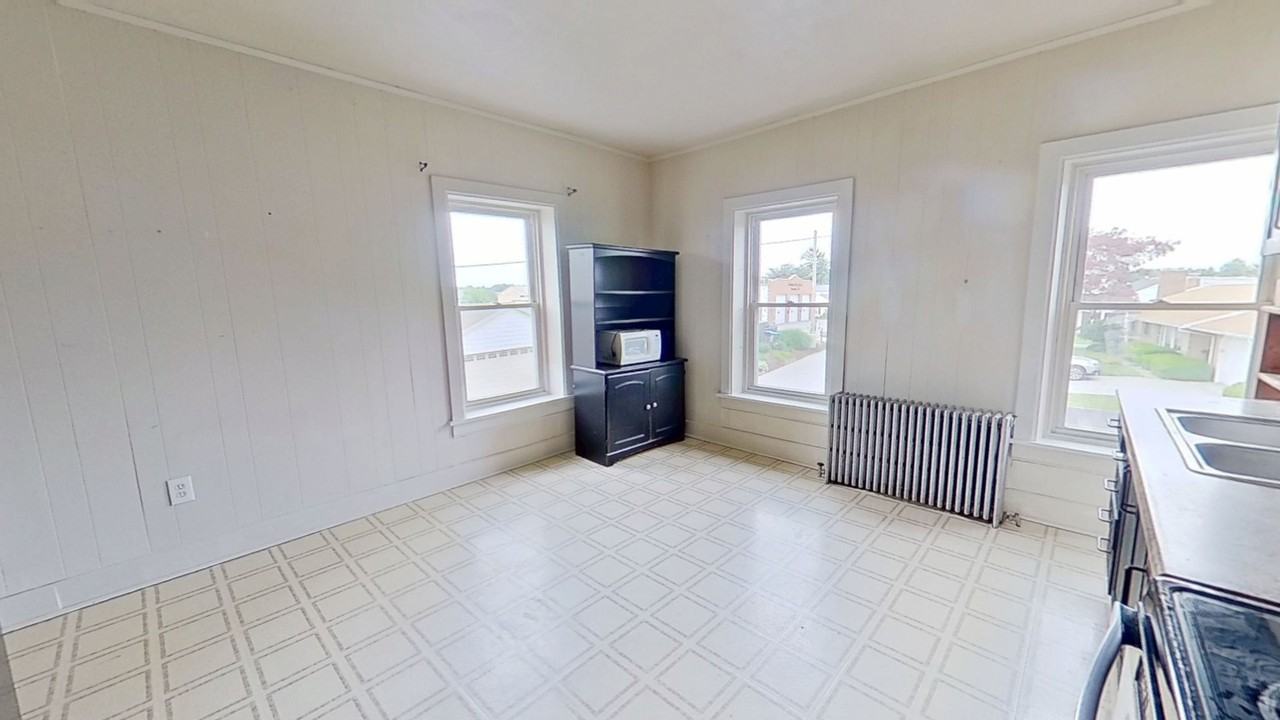 180 S Main St - Photo 2 of 11