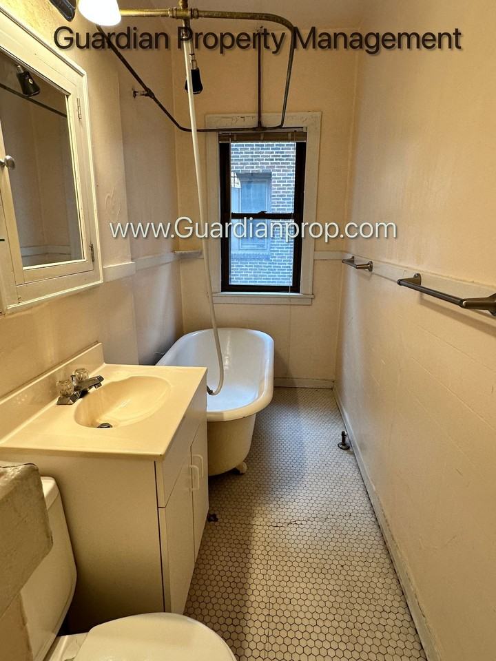 2876 Humboldt Ave S #107 - Photo 7 of 23