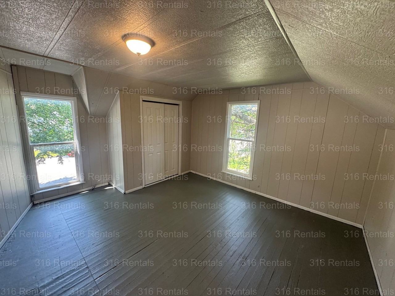 430 W 5th St - Photo 3 of 8