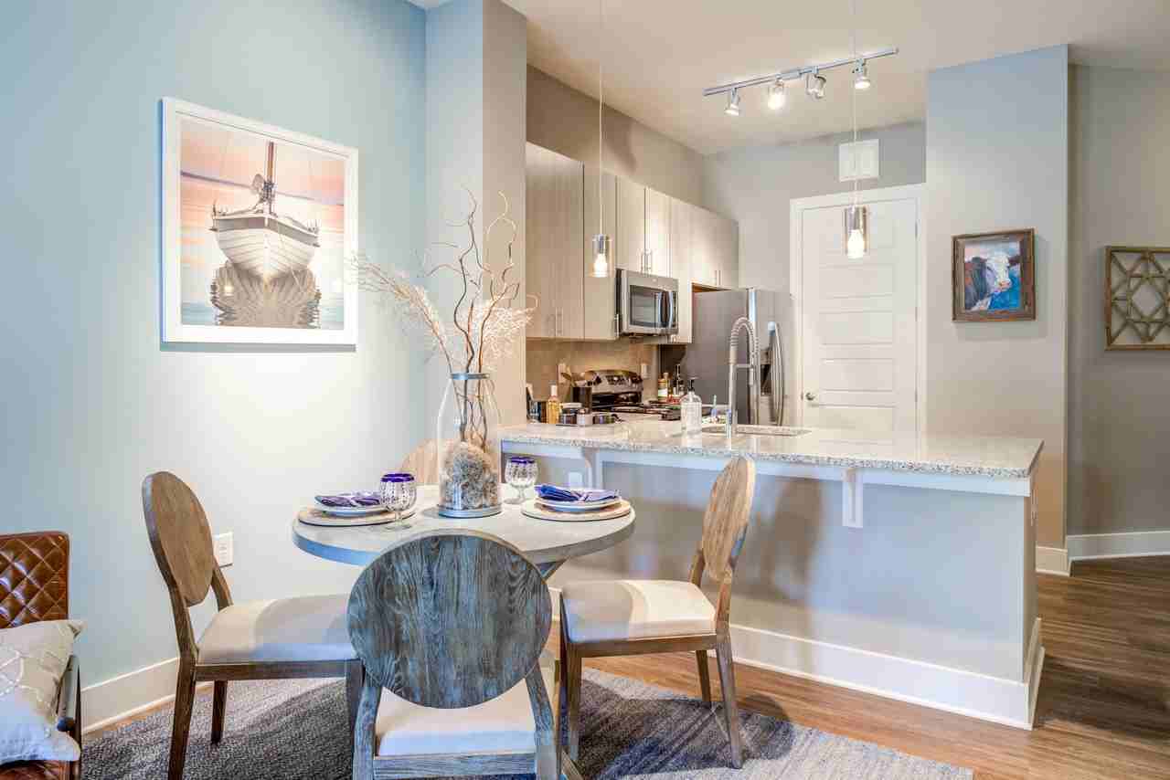 The Heyward Apartments - Photo 6 of 28