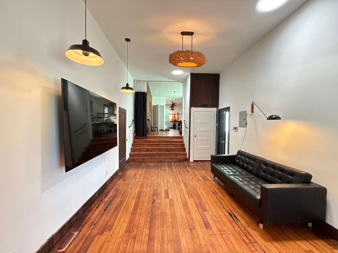 383 Crescent Ave - Photo 3 of 33