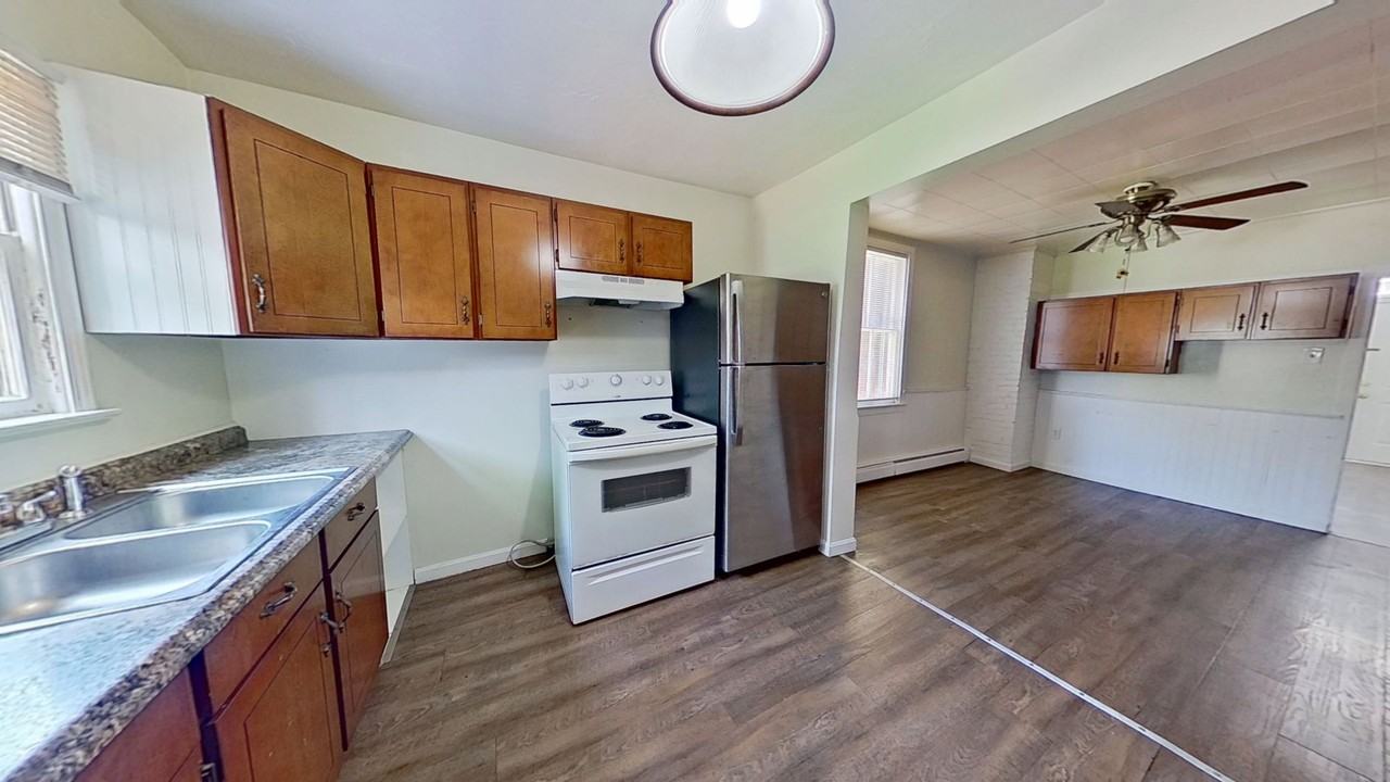 27 N Main St 1st Fl - Photo 2 of 11