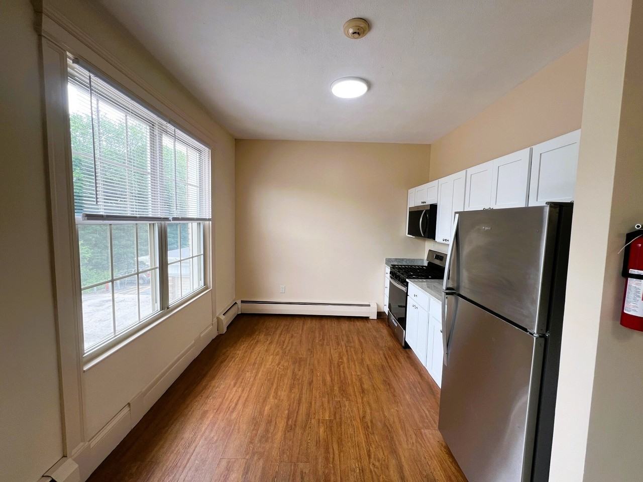 Oak Hill Apartments - Photo 4 of 14