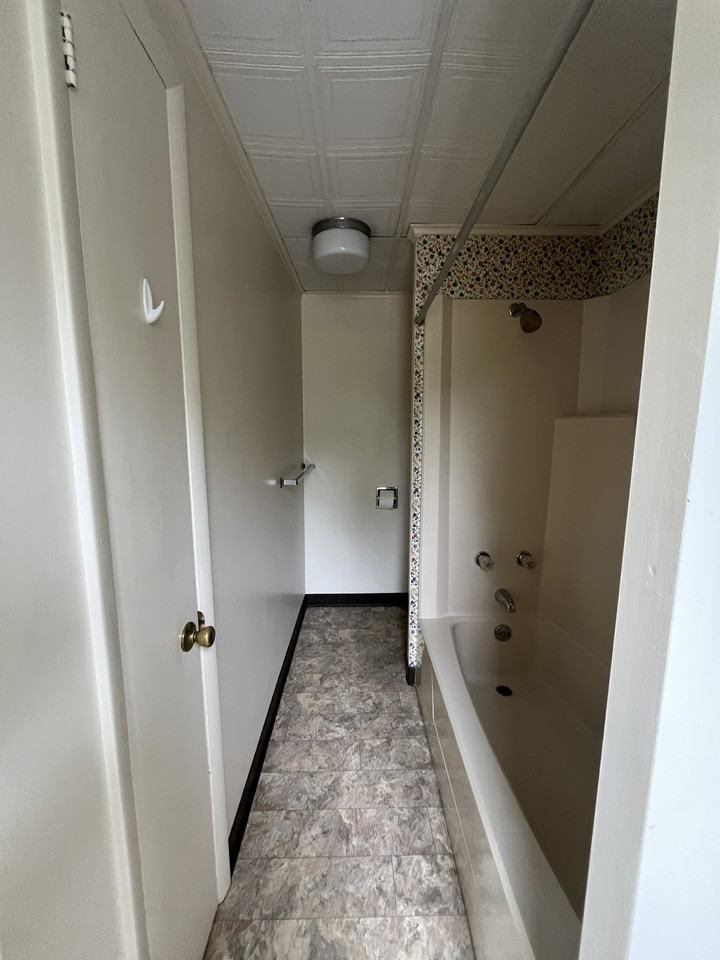 4344 West Summit Street - Photo 2 of 6