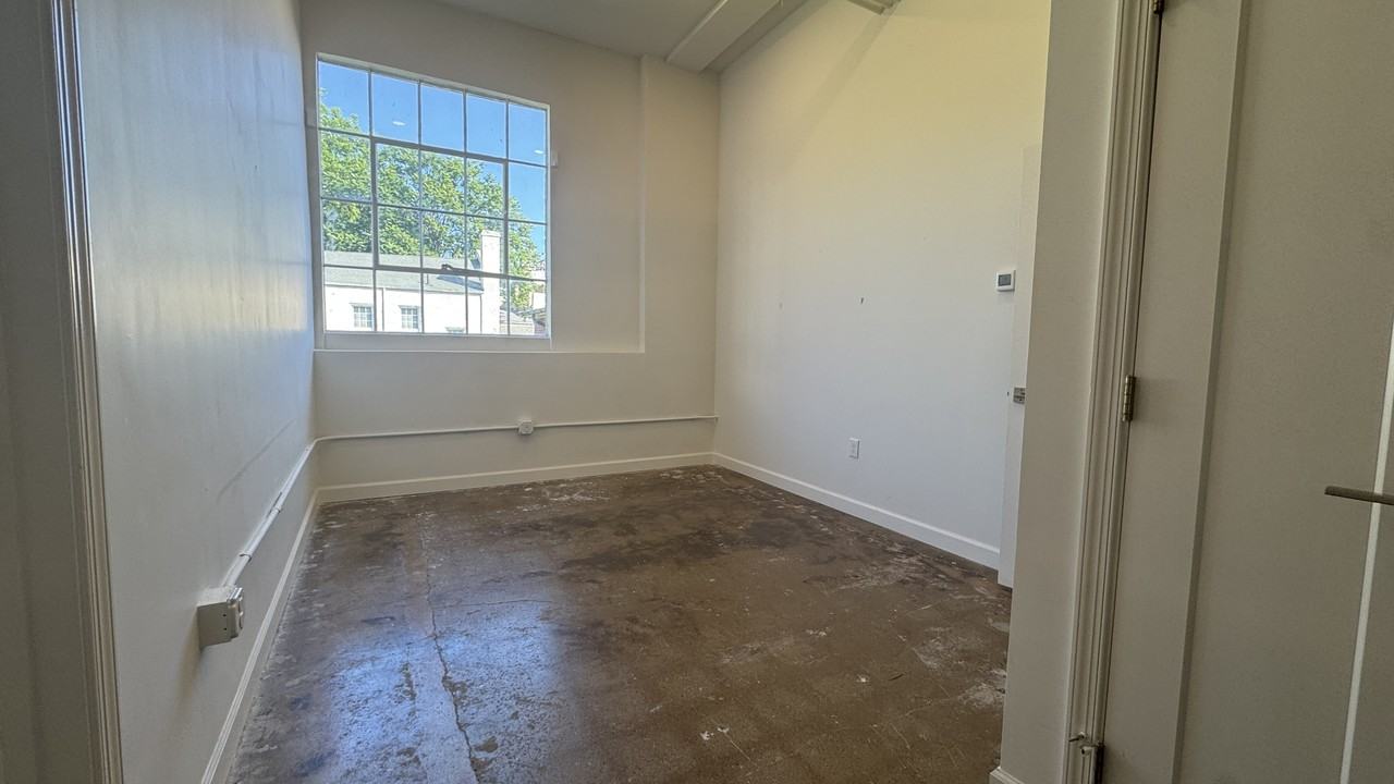 305 6th Street - Photo 2 of 47