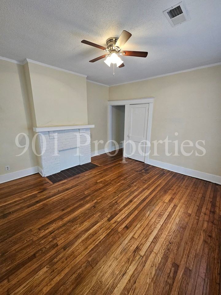 663 North Idlewild Street - Photo 2 of 7