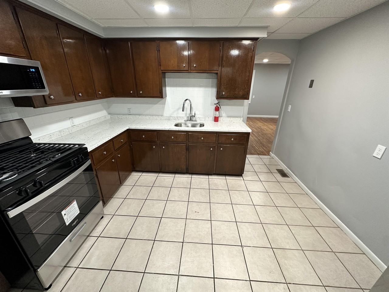 67 Boutwell St - Photo 3 of 13