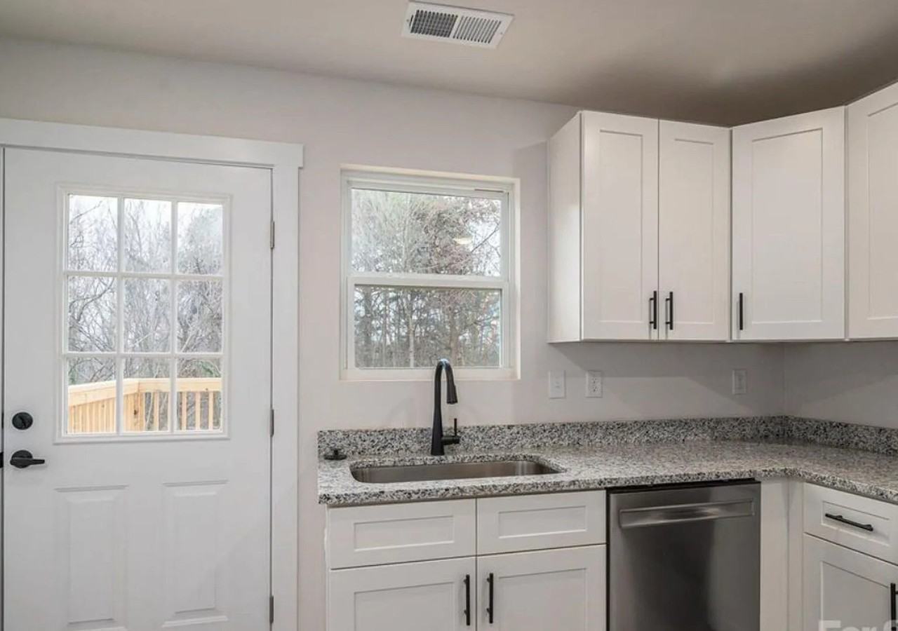 717 7th Avenue Southwest - Photo 3 of 13