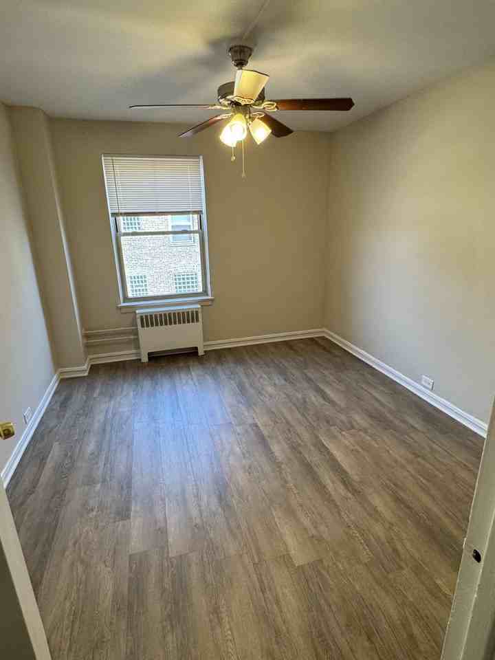 7220 - Photo 6 of 17