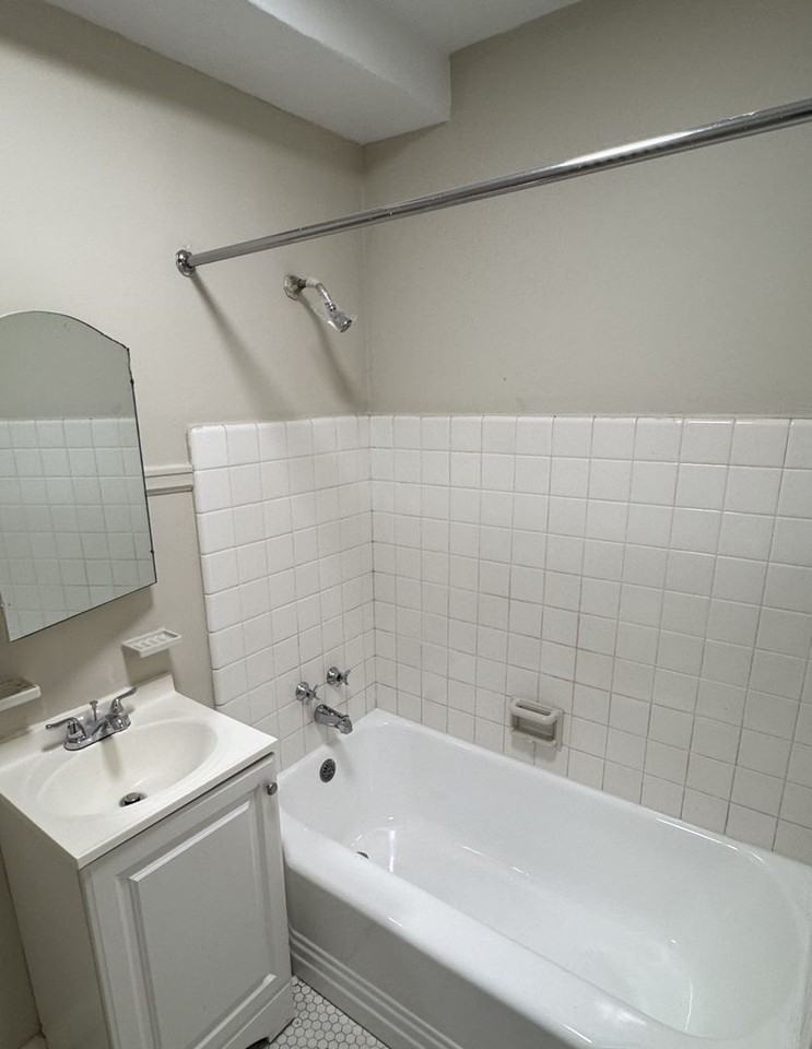 7220 - Photo 7 of 17