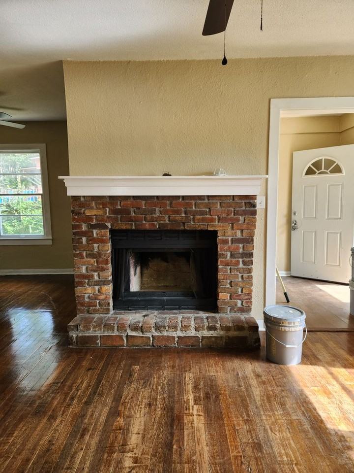 1506 Yancey St - Photo 3 of 13