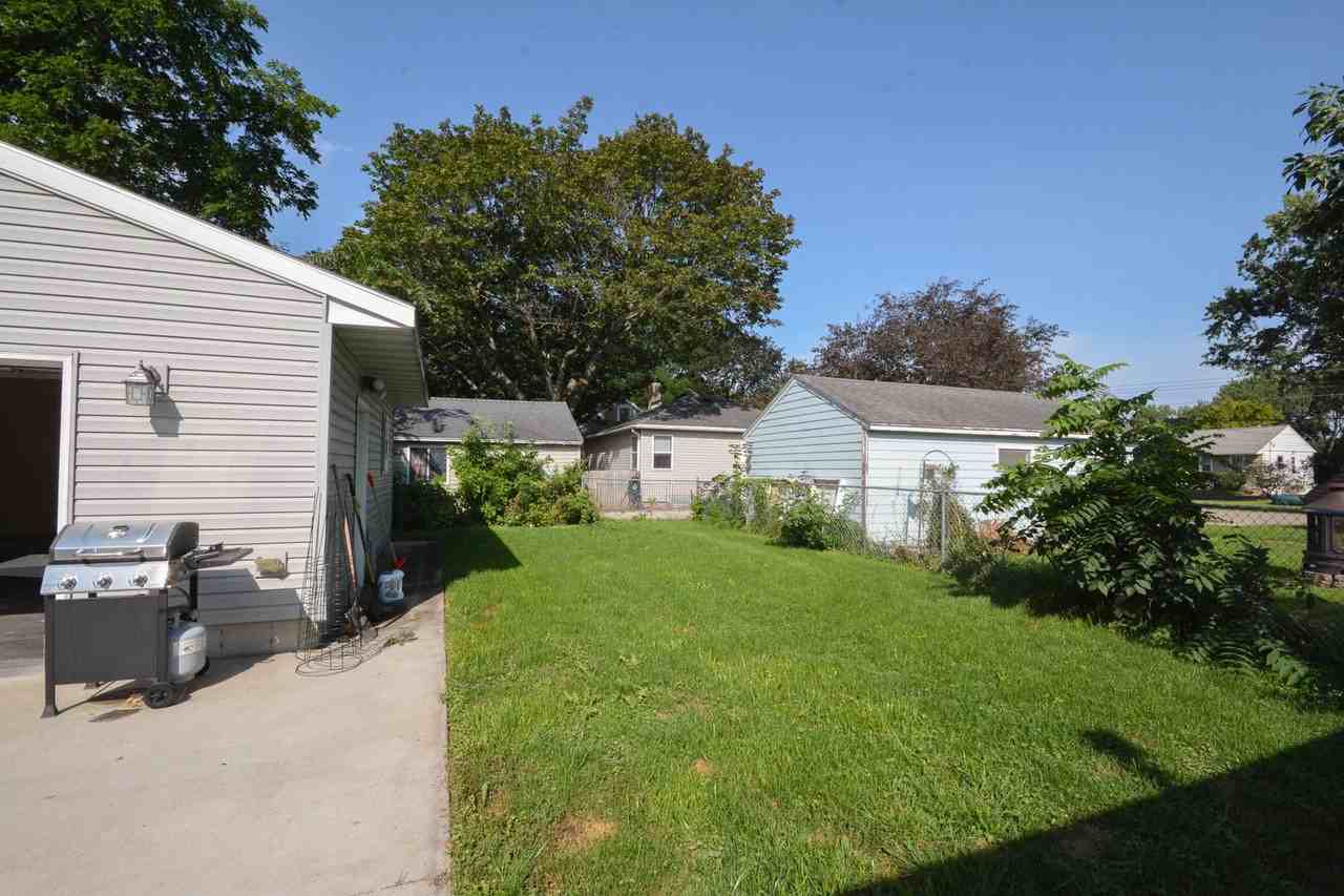 415 15th Ave Ne - Photo 4 of 19