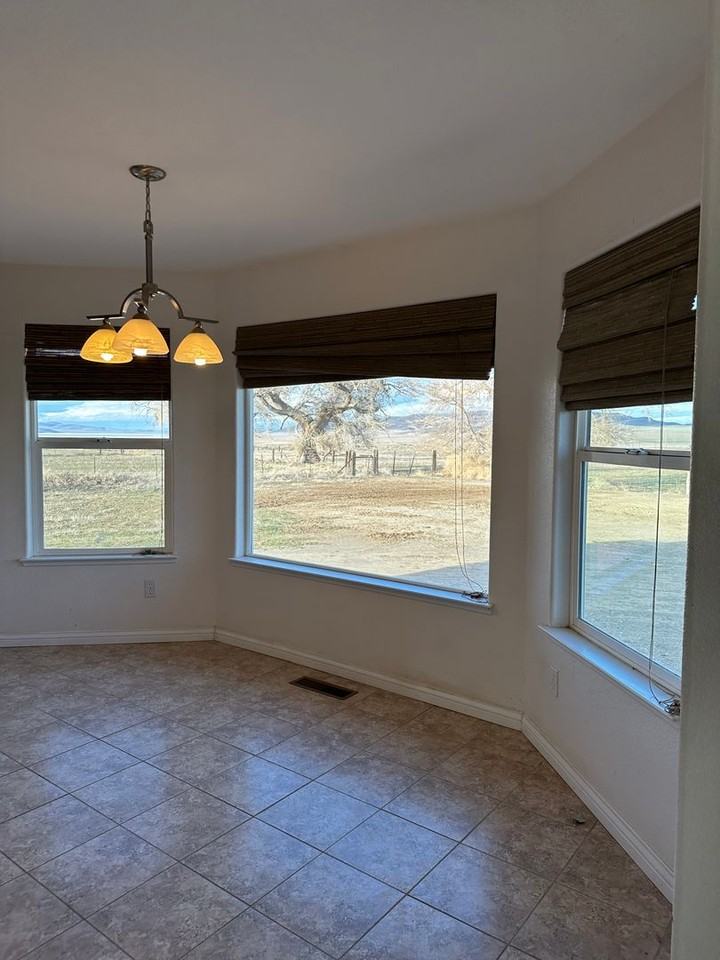 1350 Brush Dr - Photo 4 of 10