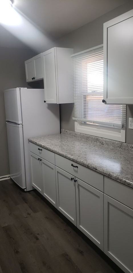 1032 Korby St - Photo 3 of 13