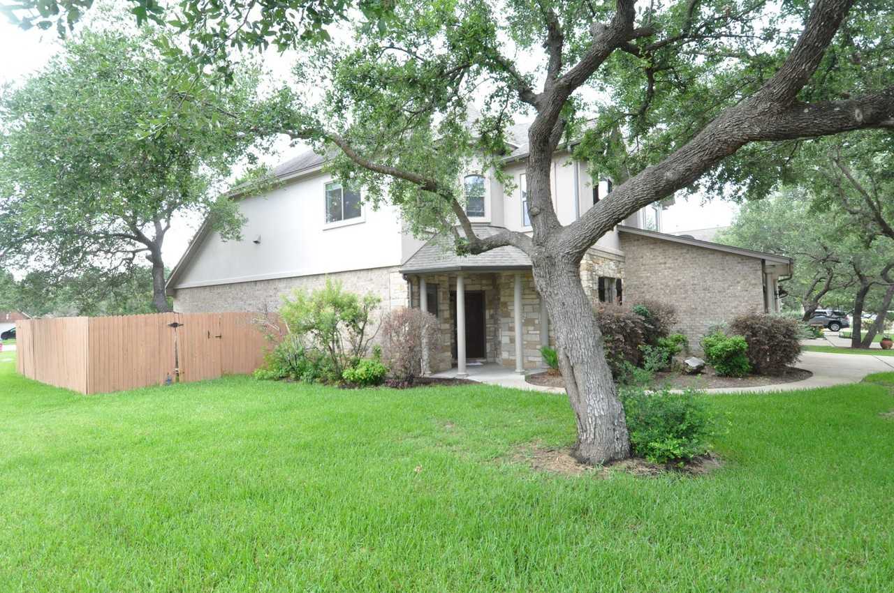 3323 Pine Needle Cir - Photo 2 of 25