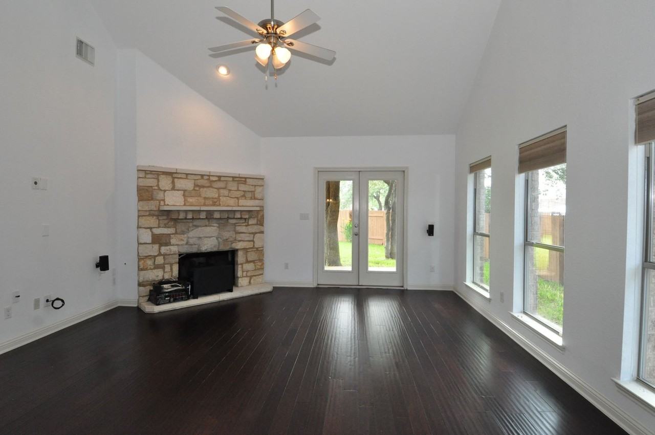 3323 Pine Needle Cir - Photo 3 of 25