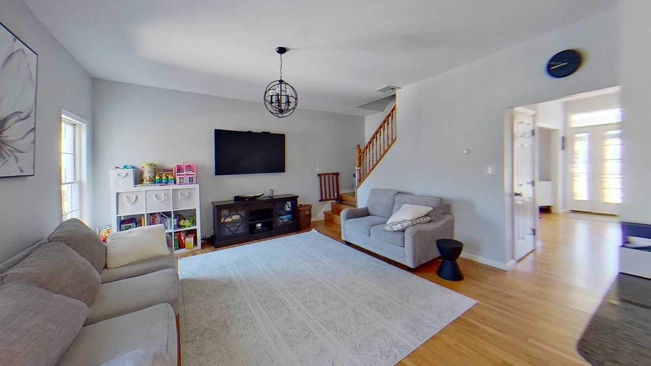 124 Oneida Ave - Photo 2 of 40