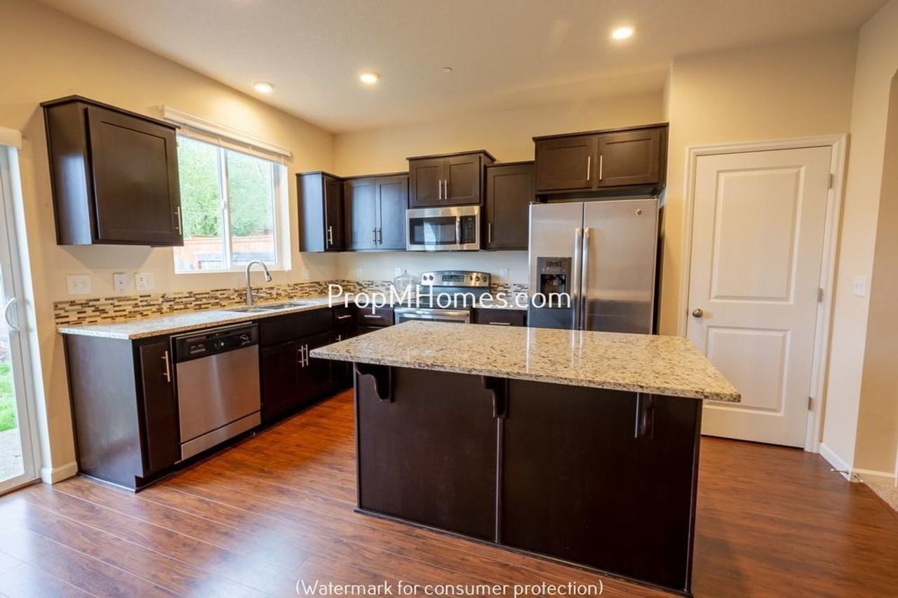 12827 Se 155th Ave - Photo 5 of 20