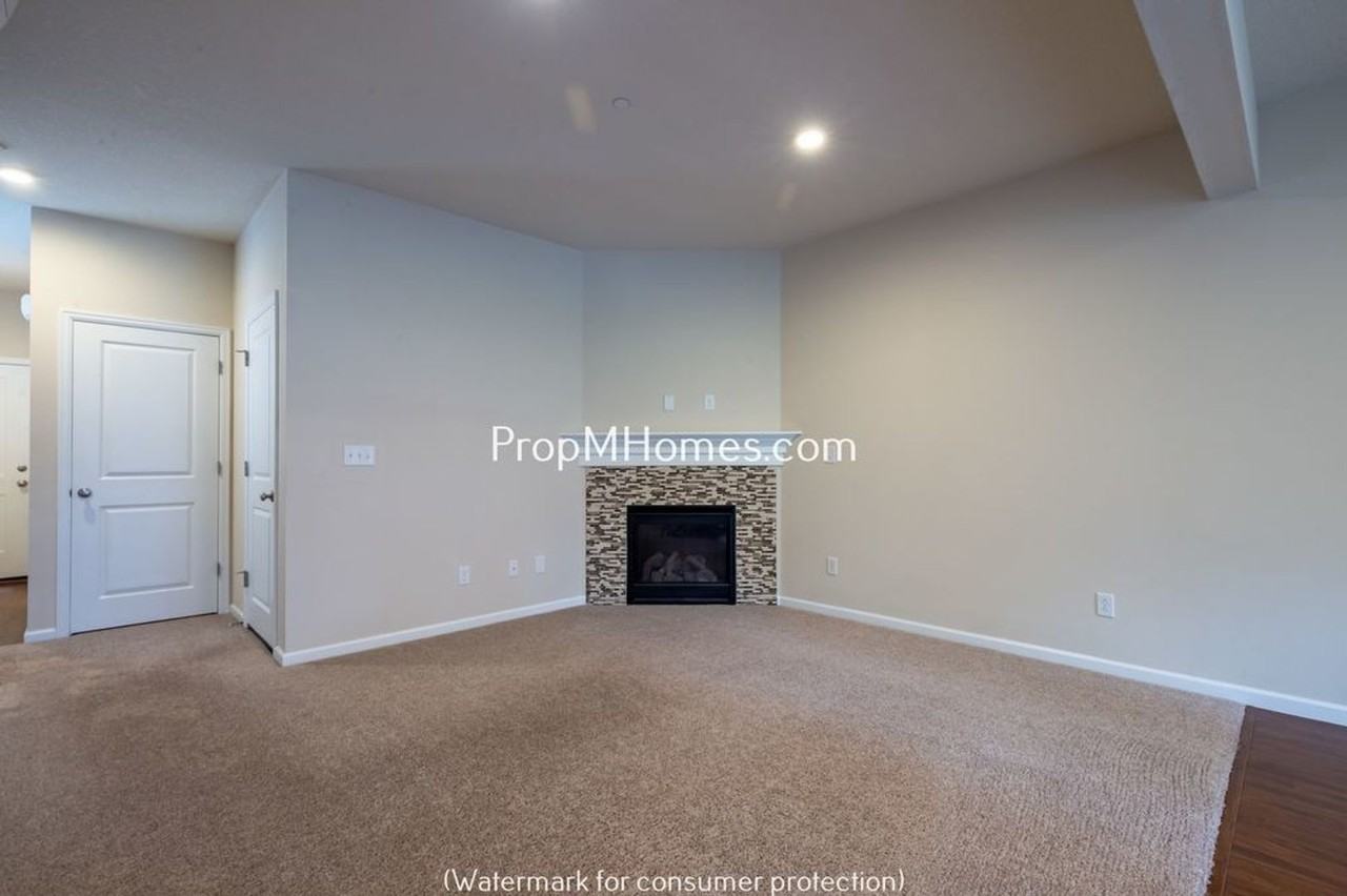 12827 Se 155th Ave - Photo 7 of 20