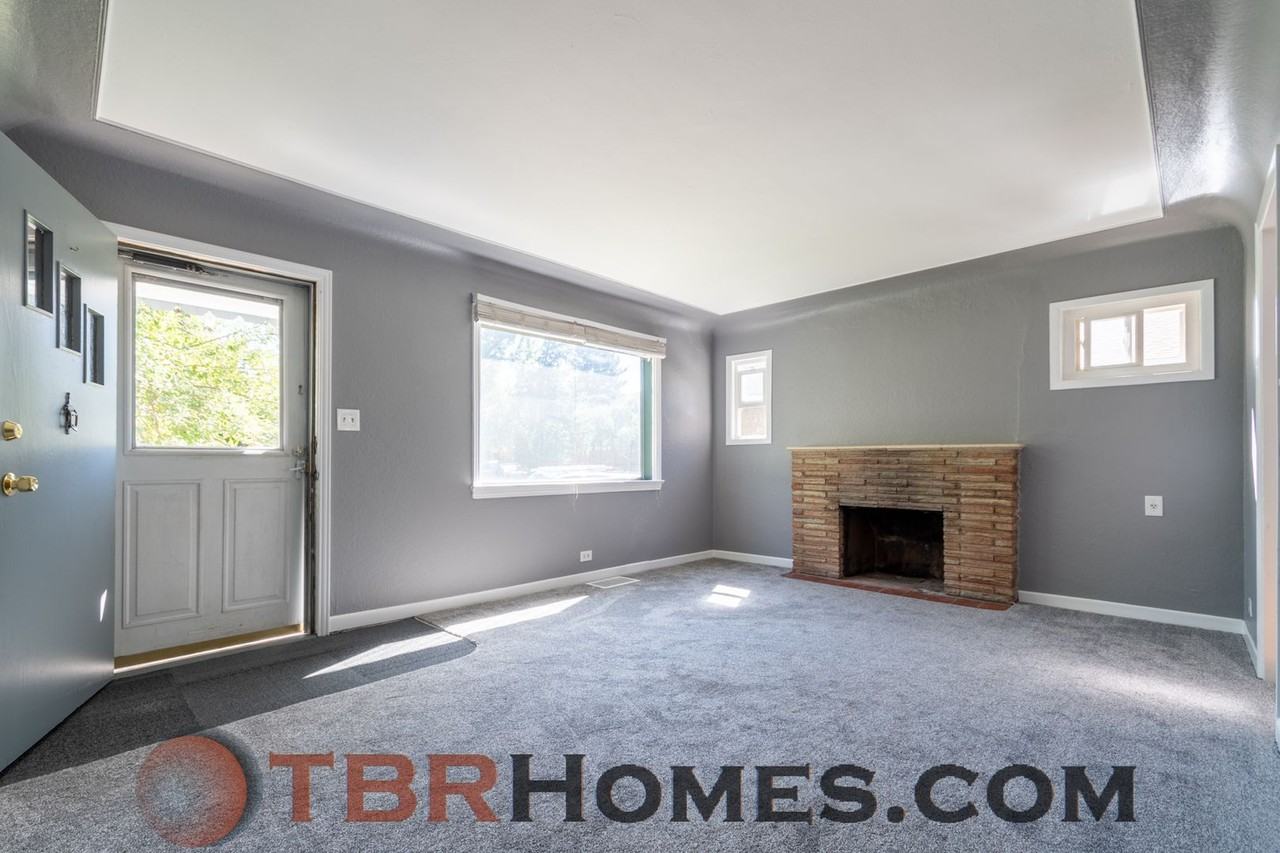 4285 S Delaware St - Photo 2 of 19