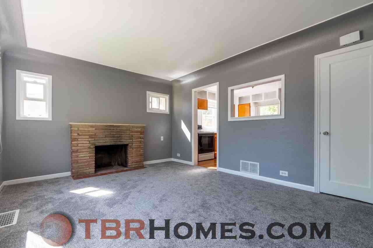 4285 S Delaware St - Photo 3 of 19
