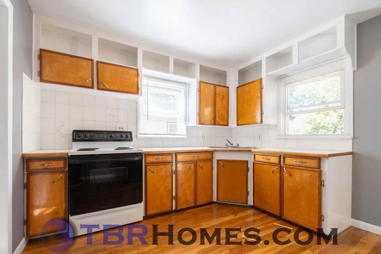 4285 S Delaware St - Photo 4 of 19