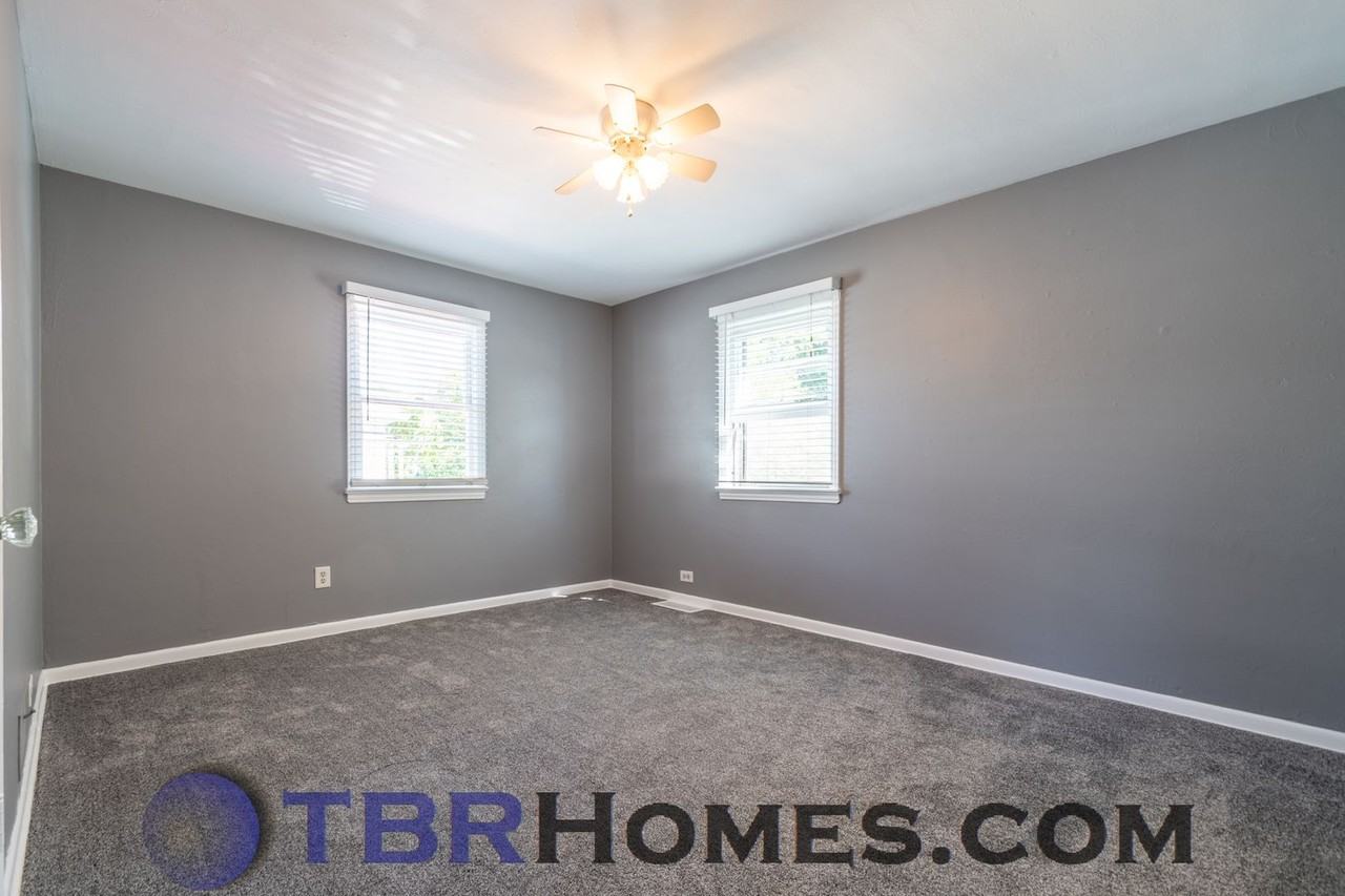 4285 S Delaware St - Photo 6 of 19