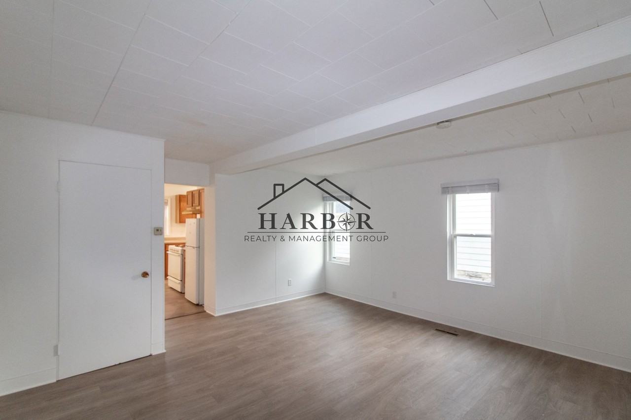 224 9th Ave Nw - Photo 2 of 12